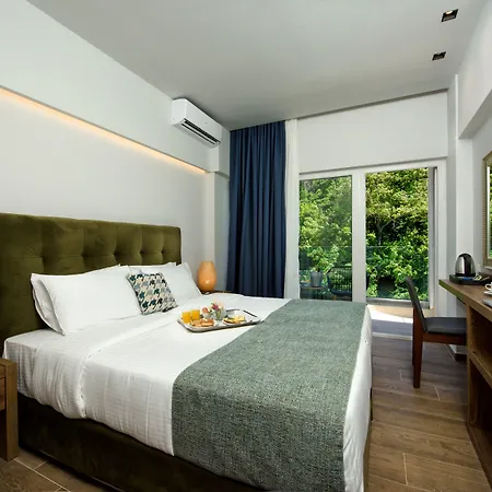 The Royal Grand 3*
