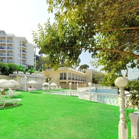 The Royal Grand Resort 3*