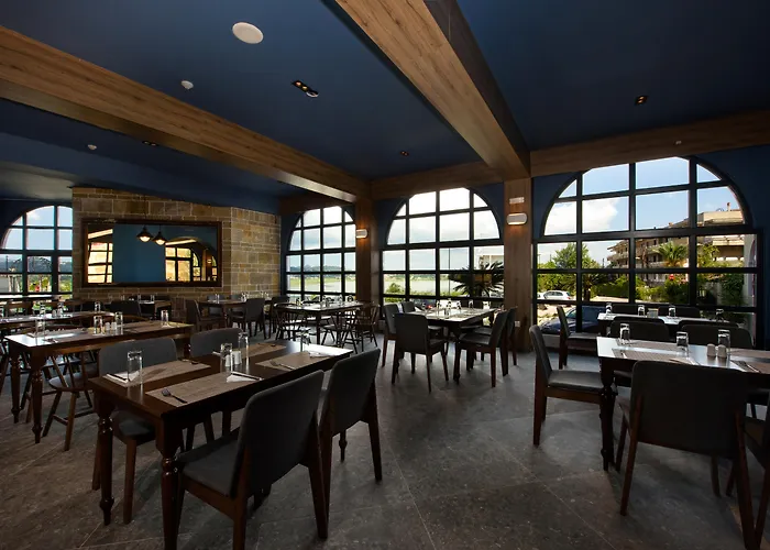 The Royal Grand Resort 3*